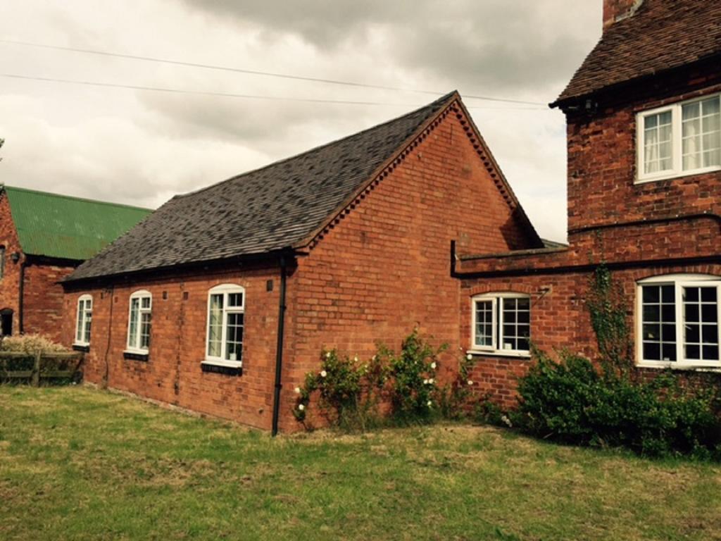 Illshaw Heath Farm Guest Lodge Хокли-Хит Экстерьер фото